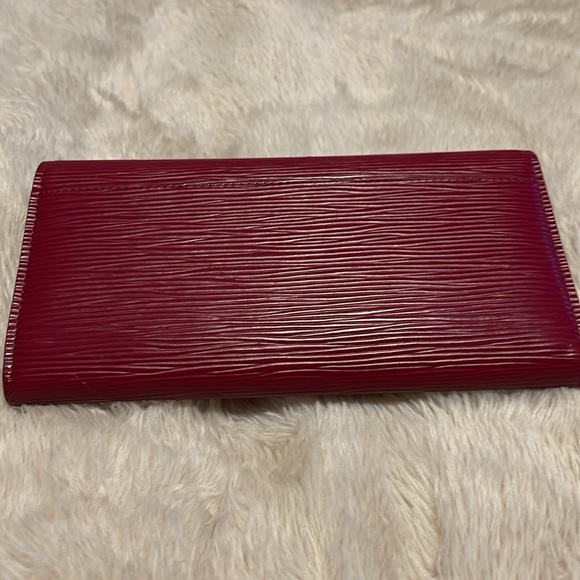 ‼️Reposh‼️ Louis Vuitton Wallet - Picture 3 of 4